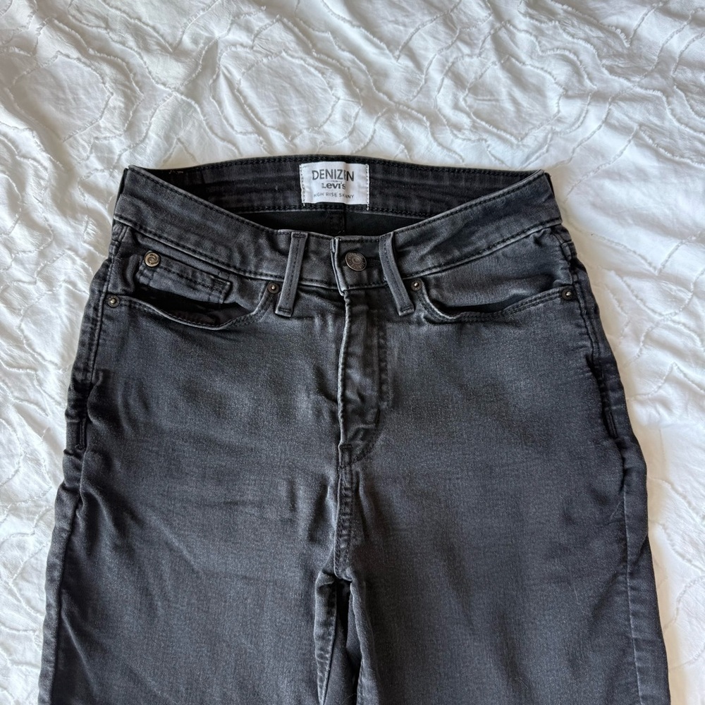 Levi's Denizen High Rise Skinny Black Charcoal Wash Skinny High RiseJeans - Picture 1 of 12